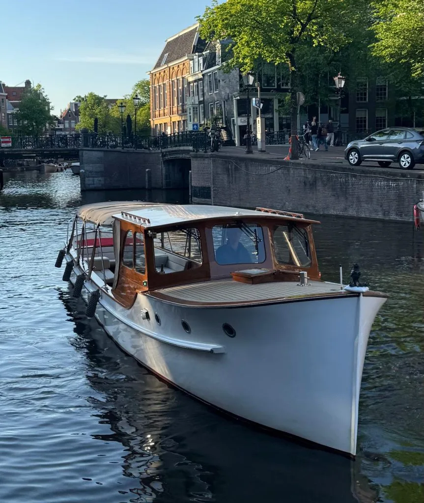 Leemstar Liberty front Amsterdam canal cruise left side